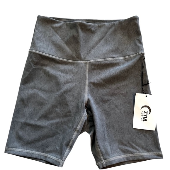 NWT ZYIA shorts. Soft & Snug Hustle. Medium. 7” inseam. Grey. Gym Biking Sports - Picture 1 of 7